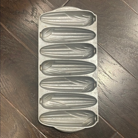 Other - Vintage Silver Cornbread Pan